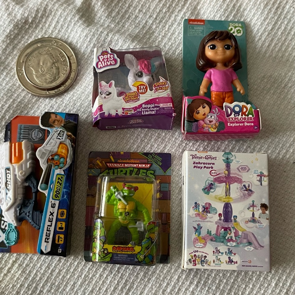 Lot of Mini Brand Toys